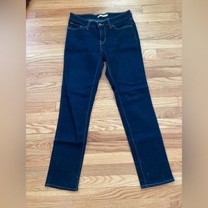 NWOT Blue 712 slim Levi’s